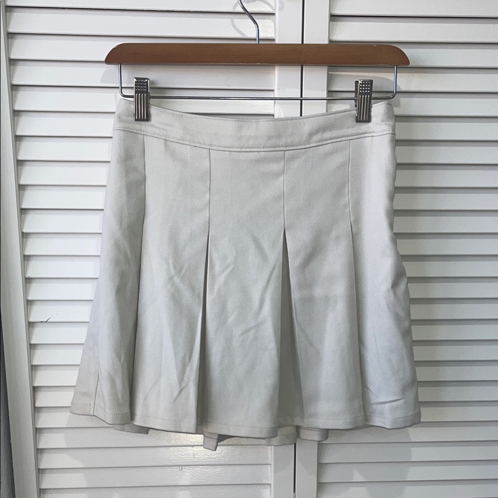 NWOT Hollister Pleated Mini Skirt